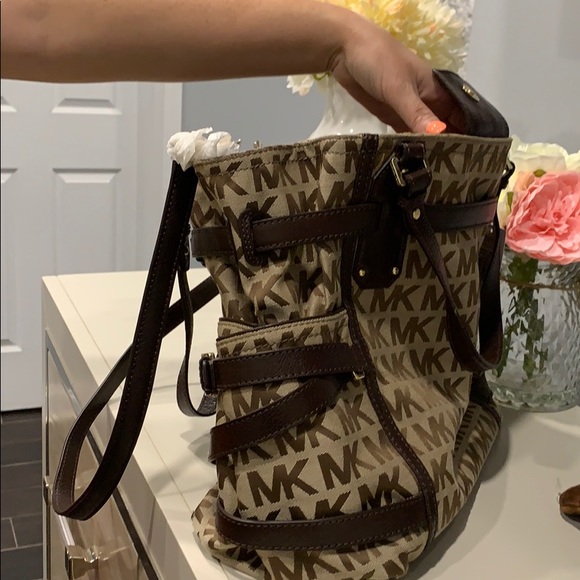 Michael Kors hand bag - Picture 4 of 4